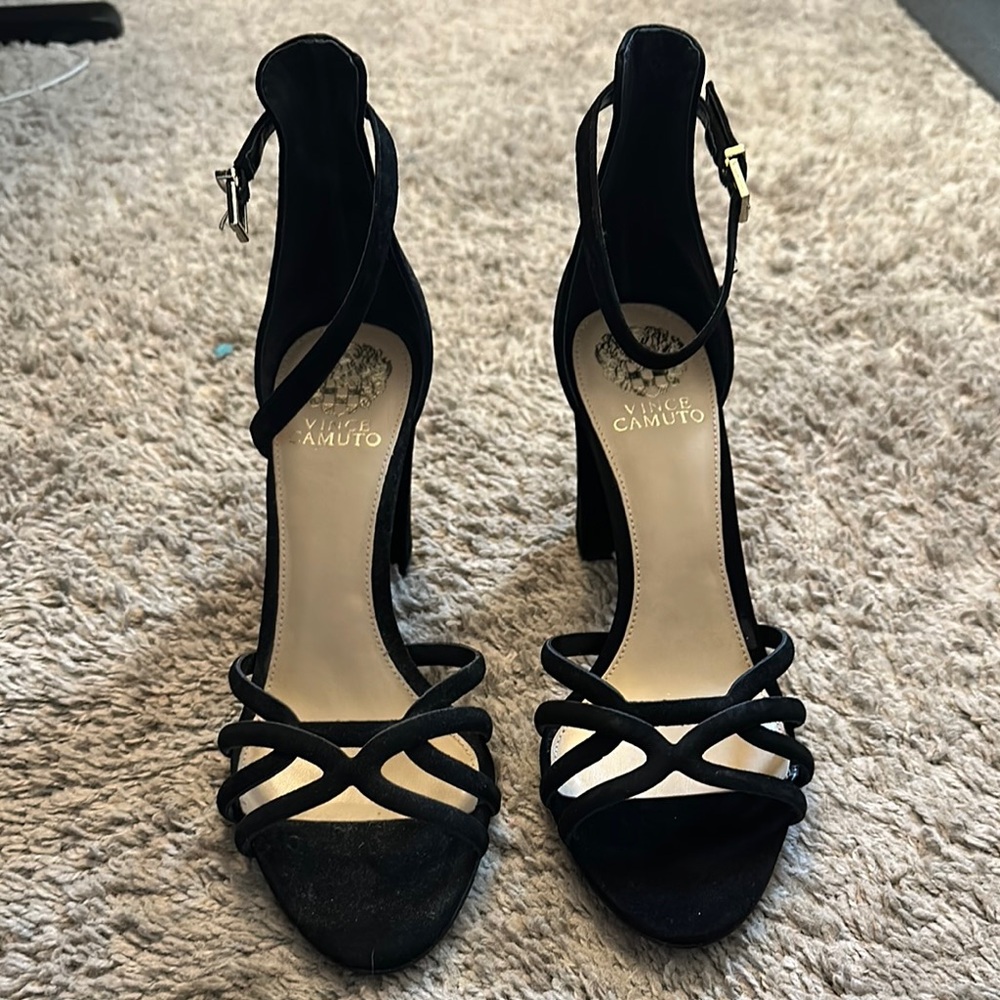 NWOT Vince Camuto Black Strappy Heels Sophisticated Design